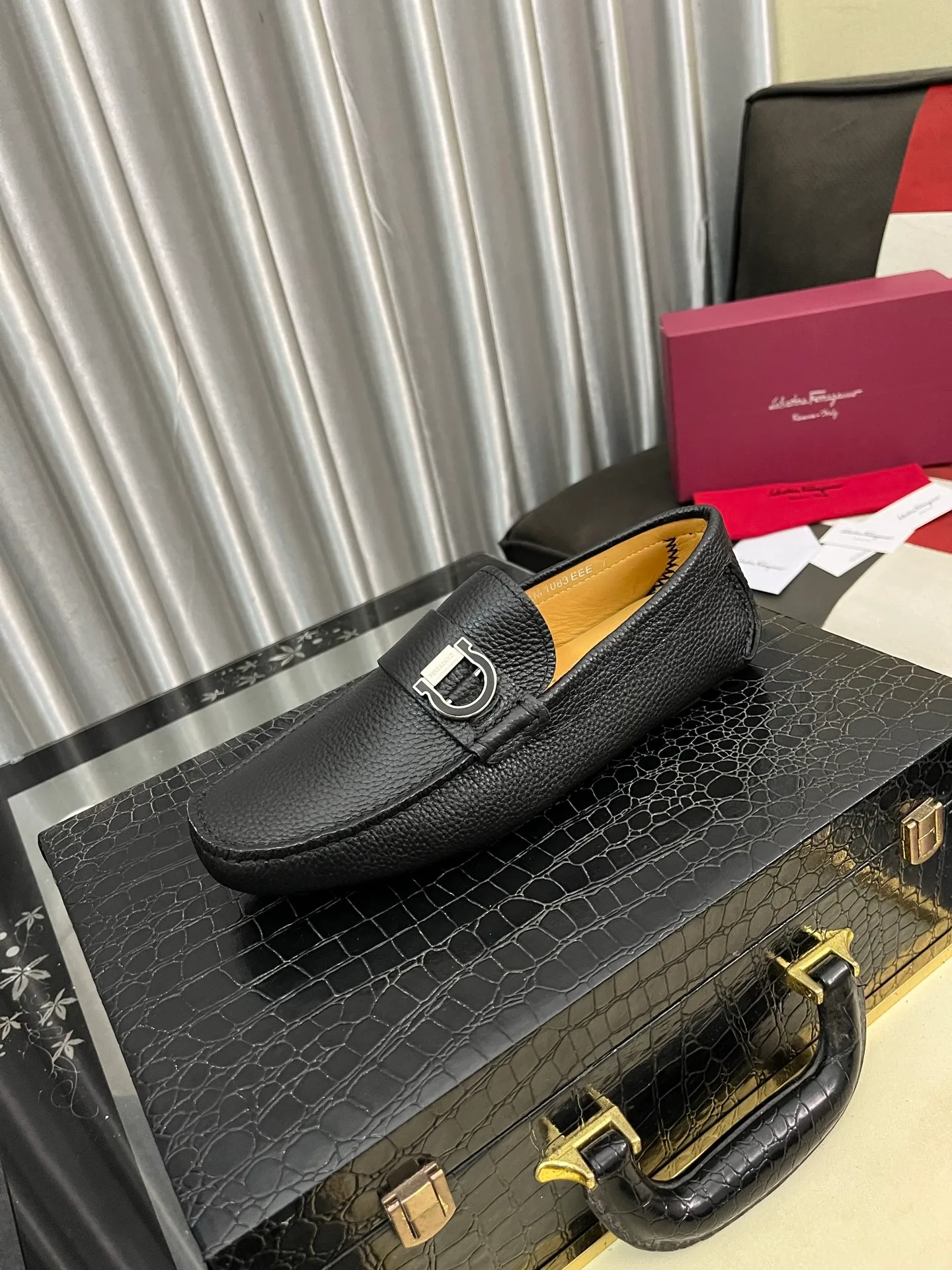 Men's shoes 💰560⌚️⌚️ Ferragamo [Ferragamo] new high-end quality framed shoes. The style is luxurious and elegant, with equal emphasis on practicality and style. We pay special attention to quality and details. The shoe last leather, workmanship and comfort are not inferior! Material: Imported first-layer soft cowhide leather upper ➕Genuine leather lining, code number: 38-446️⃣colors available